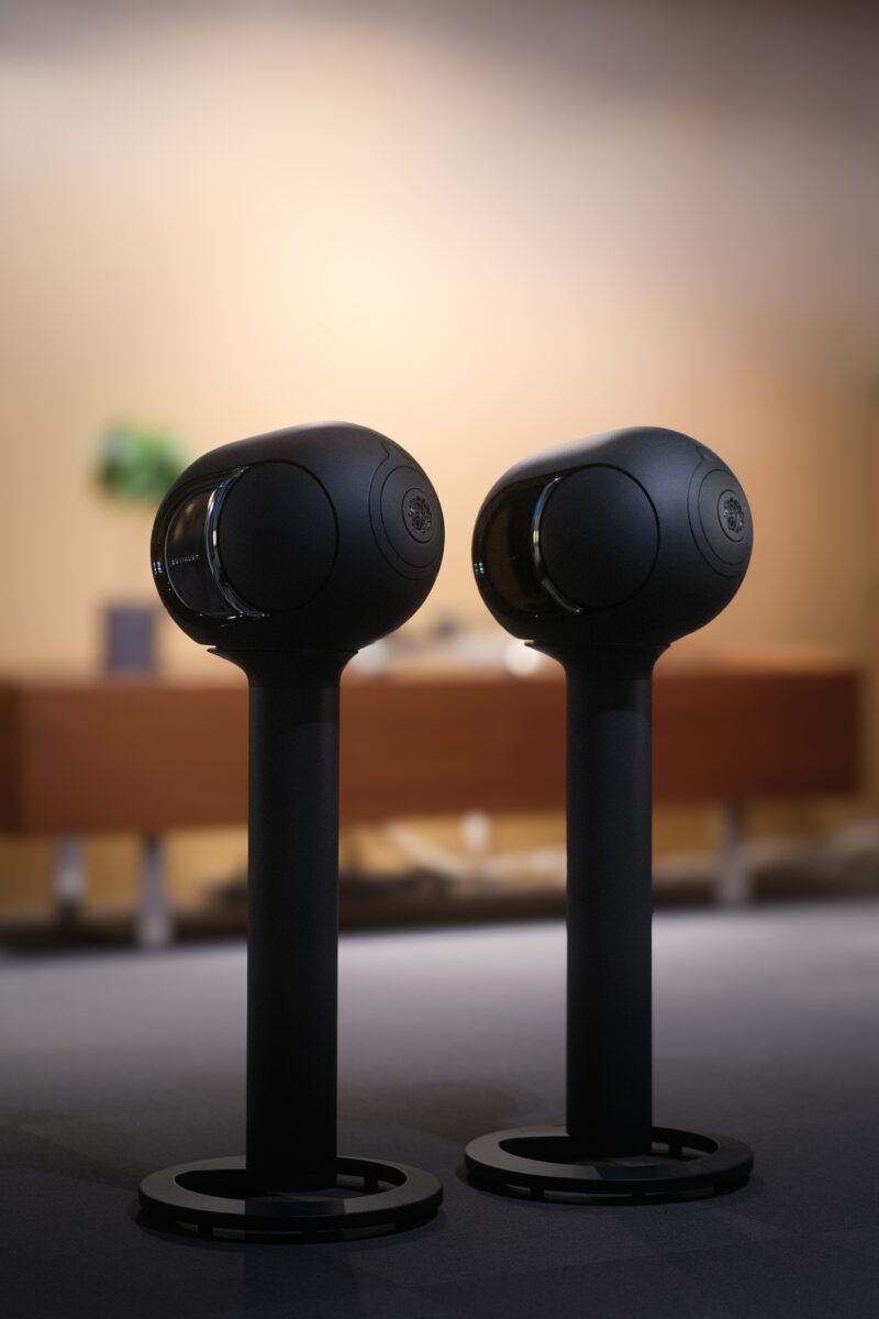 Devialet Phantom Ultimate 108 dB (Stereopar) + Devialet Tree høyttalerstativer