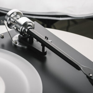 Pro-Ject Debut Reference 10 med 10-tommers tonearm